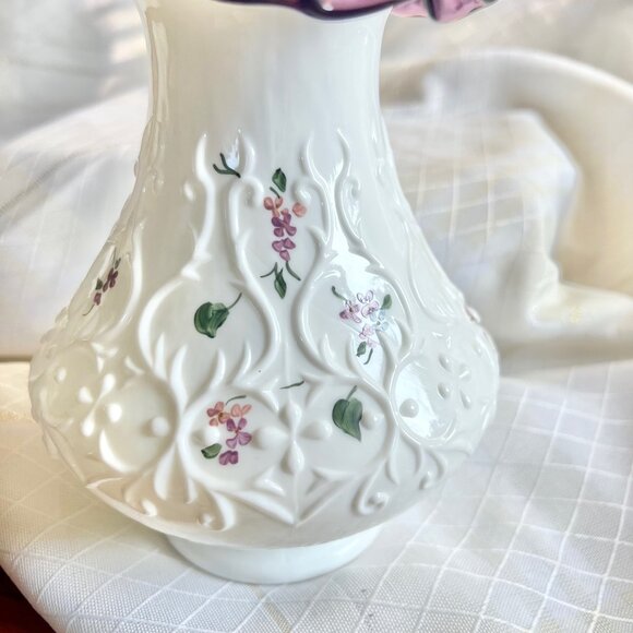 Vintage Fenton Milk Glass Spanish Lace Vase, Hand Painted Vintage Fenton vase - Picture 6 of 10